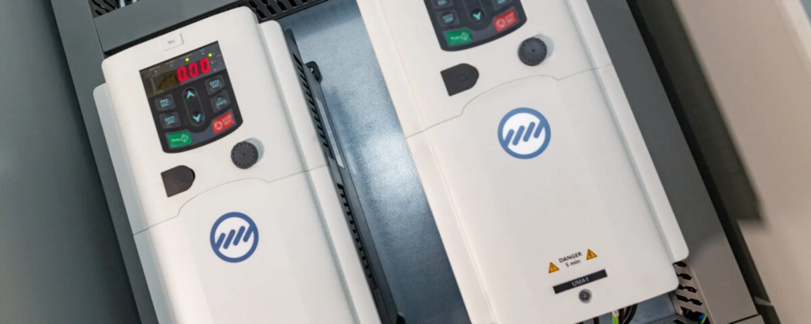Maximizando la Eficiencia y la Calidad: Las Ventajas de un Sistema Inverter en una Cabina de Pintura para Automóviles